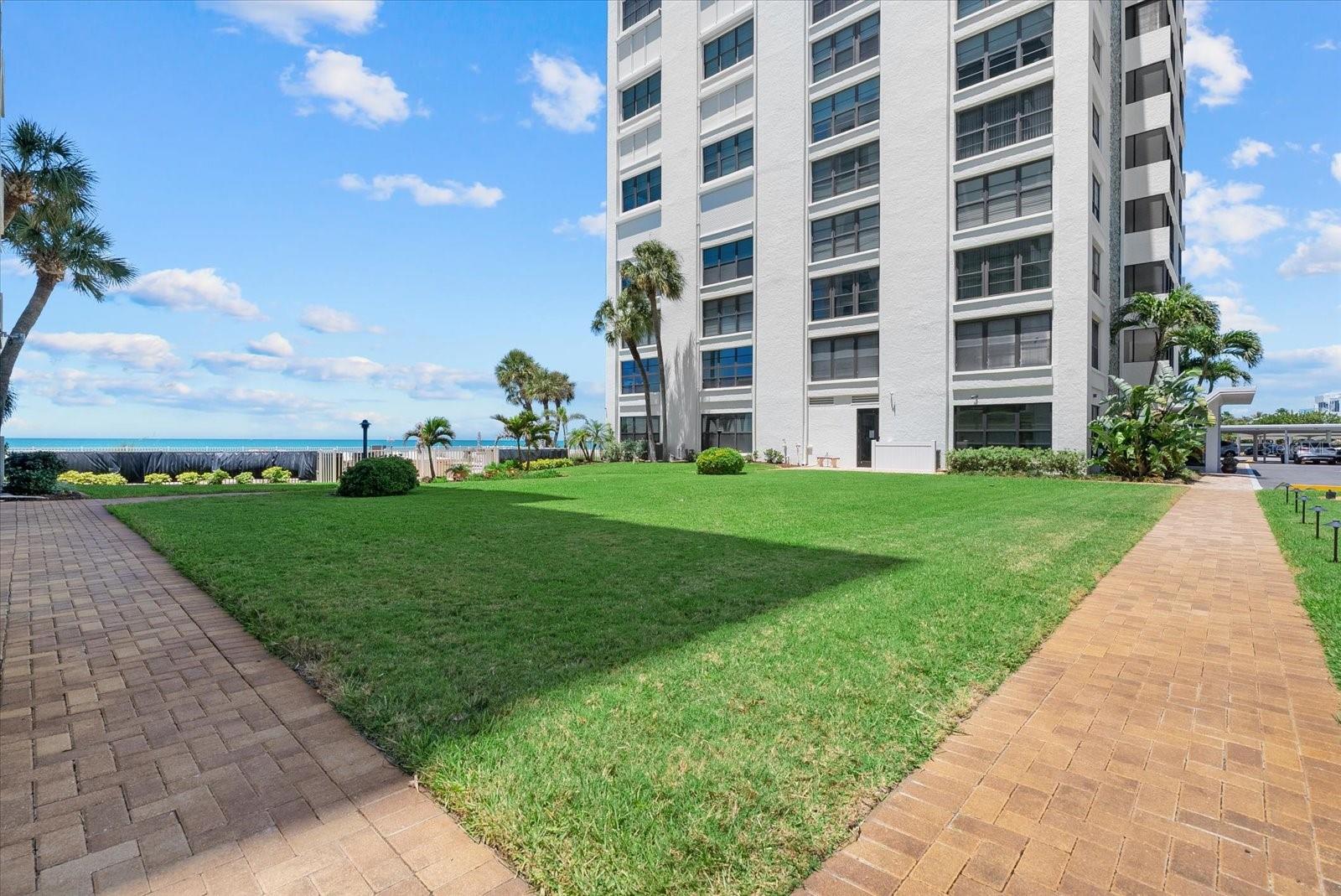 VALENCIA CONDO APTS - Residential