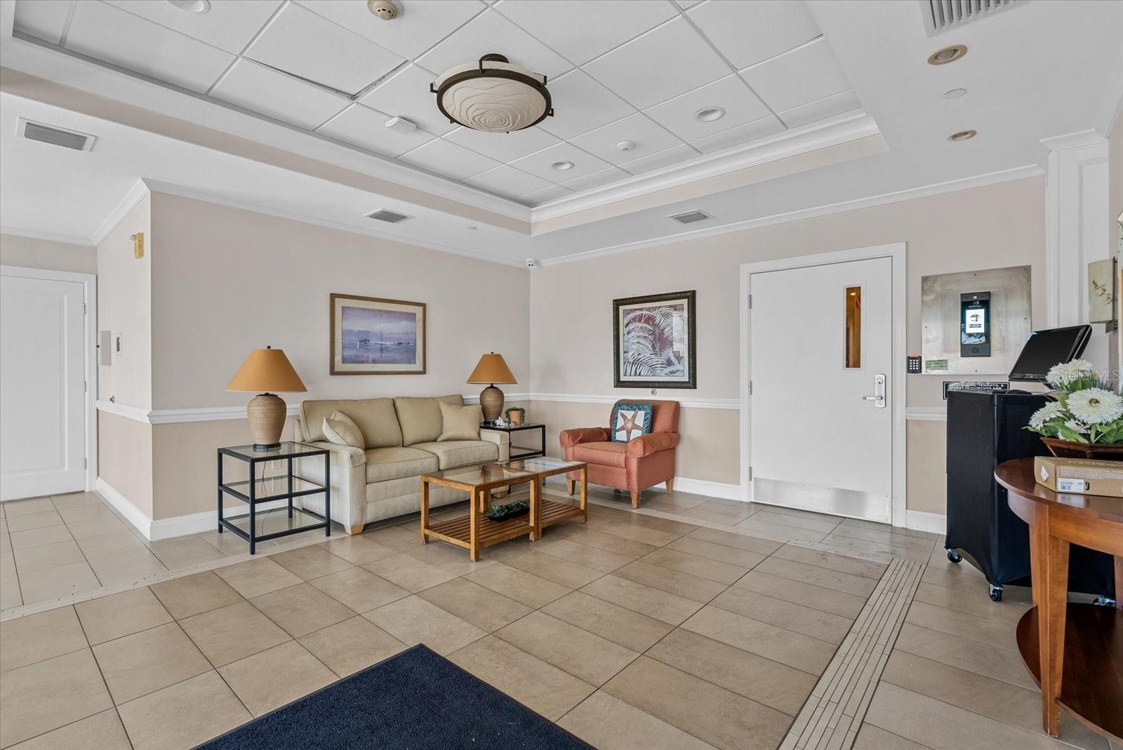 VALENCIA CONDO APTS - Residential