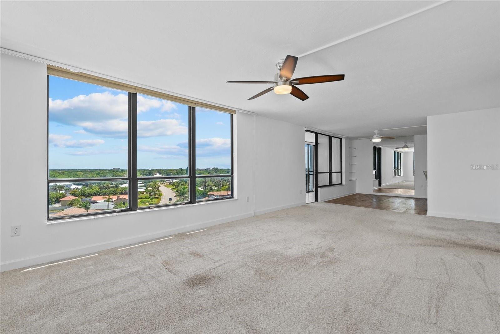 VALENCIA CONDO APTS - Residential