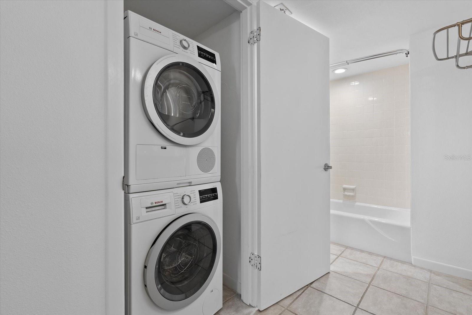 VALENCIA CONDO APTS - Residential