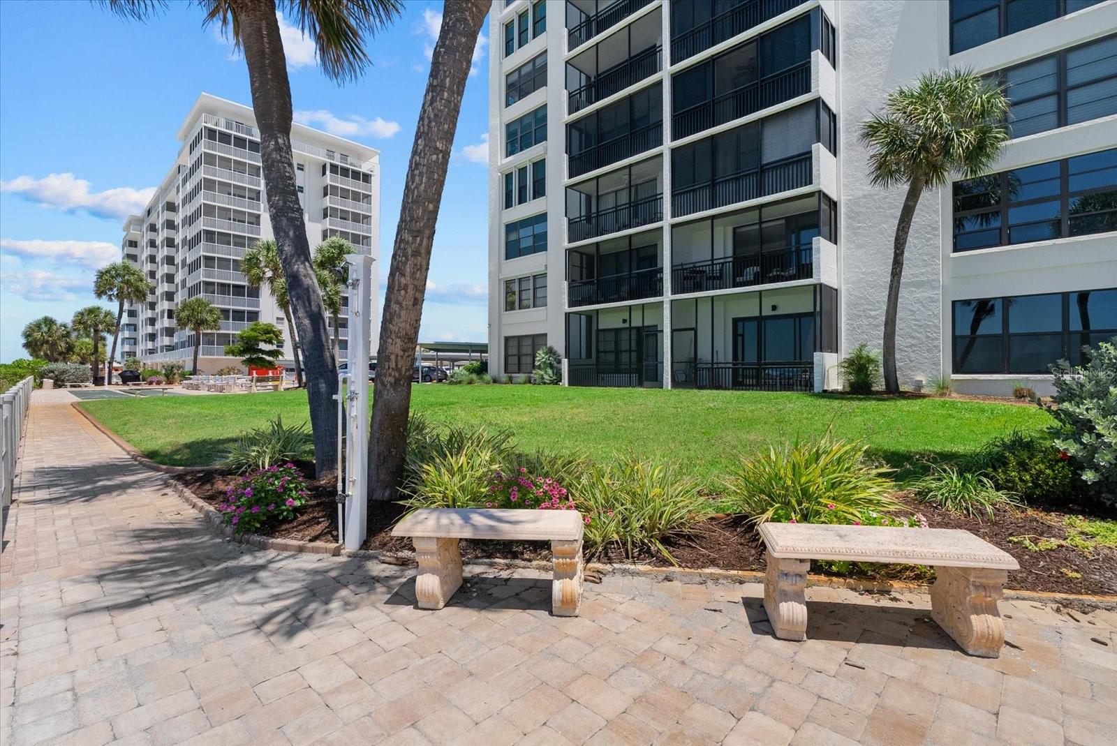 VALENCIA CONDO APTS - Residential
