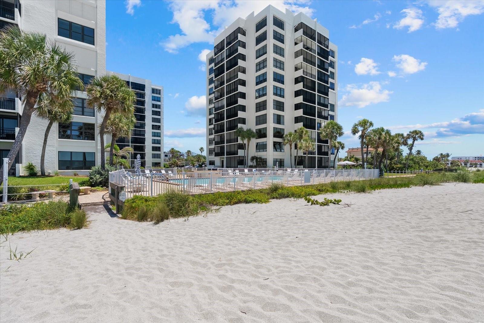VALENCIA CONDO APTS - Residential