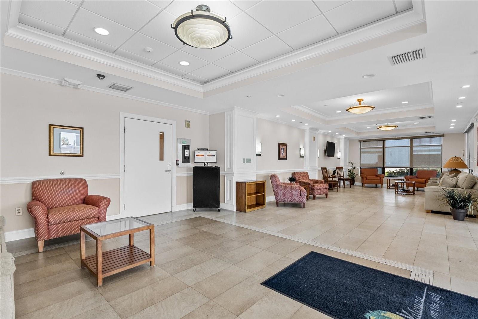 VALENCIA CONDO APTS - Residential