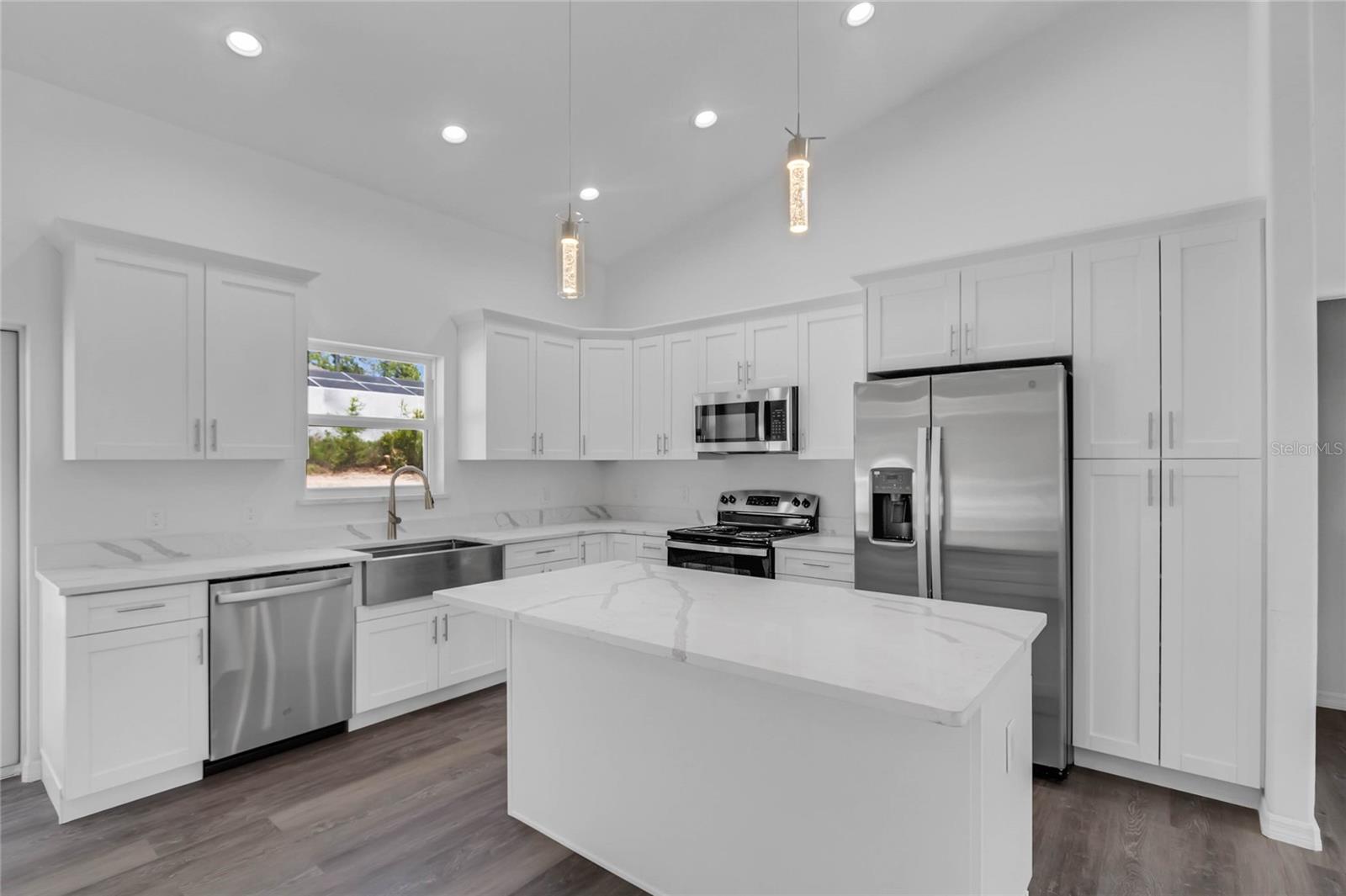 MARION OAKS UN 11 - Residential Lease