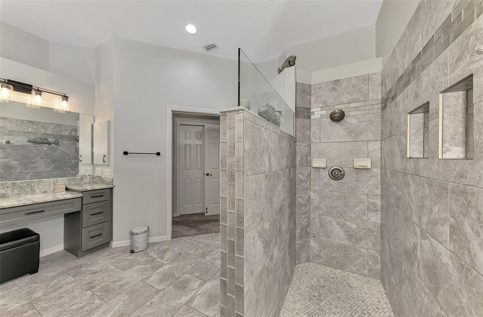 VENICE GOLF & COUNTRY CLUB UNIT 2A - Residential