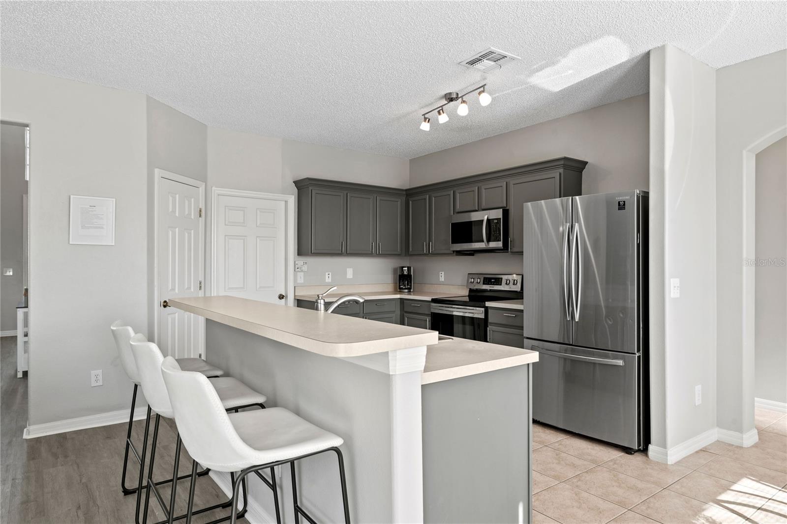 SUNSET RIDGE PH 02 - Residential Lease