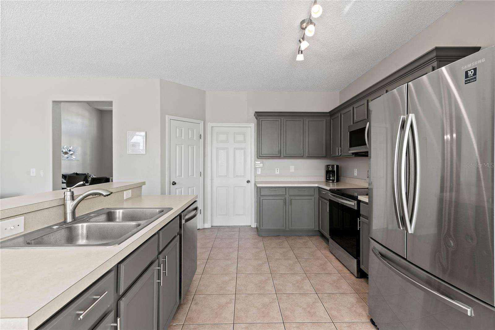 SUNSET RIDGE PH 02 - Residential Lease