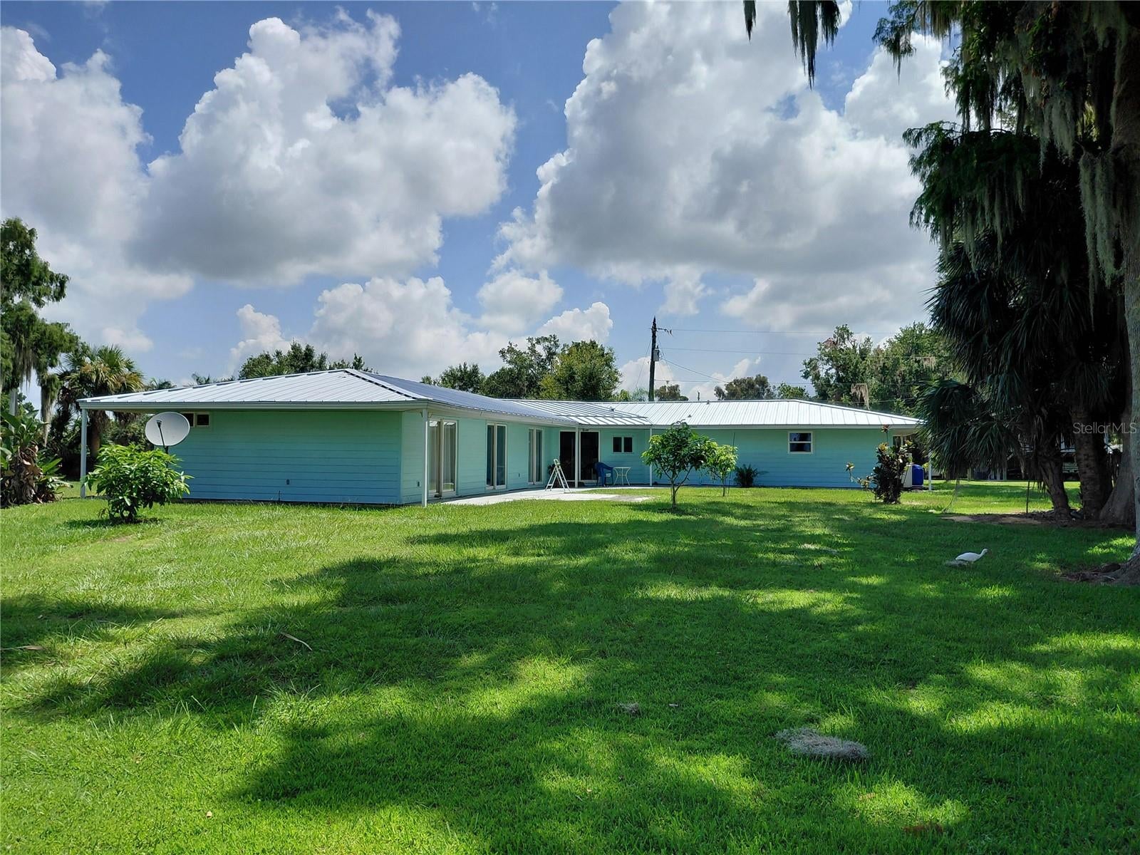 1303 CLUB LANE