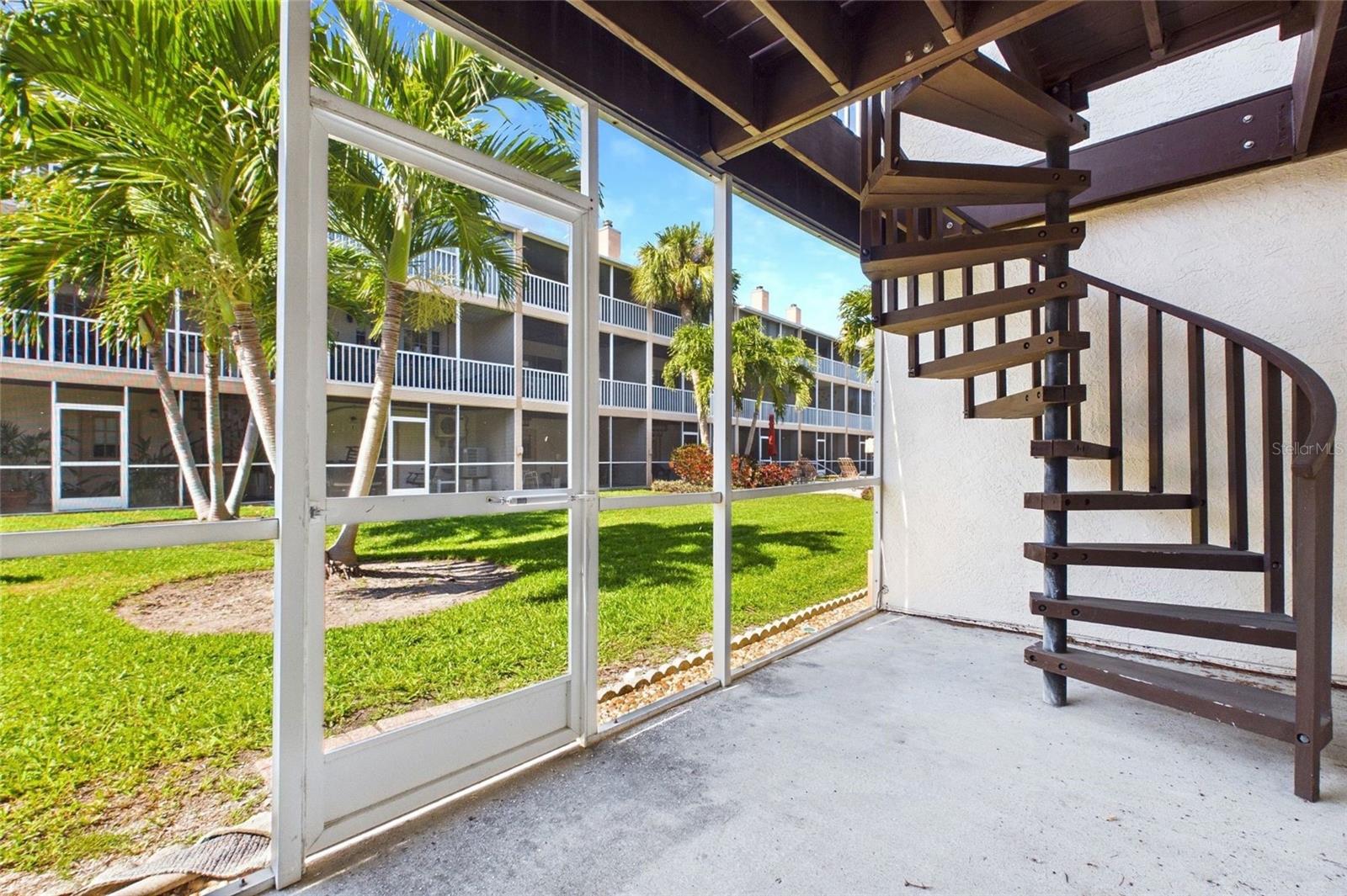 PALM ISLAND TWNHMS - Residential