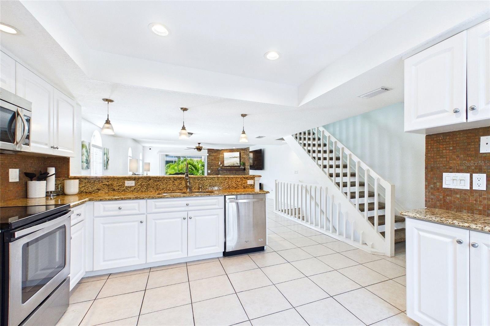 PALM ISLAND TWNHMS - Residential