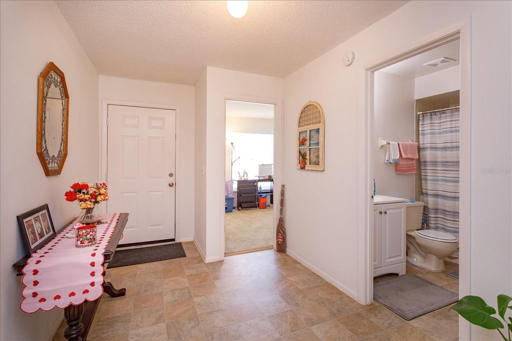 Photo of 601 Oak Manor Circle, Orlando, FL 32825 (MLS # O6400112)