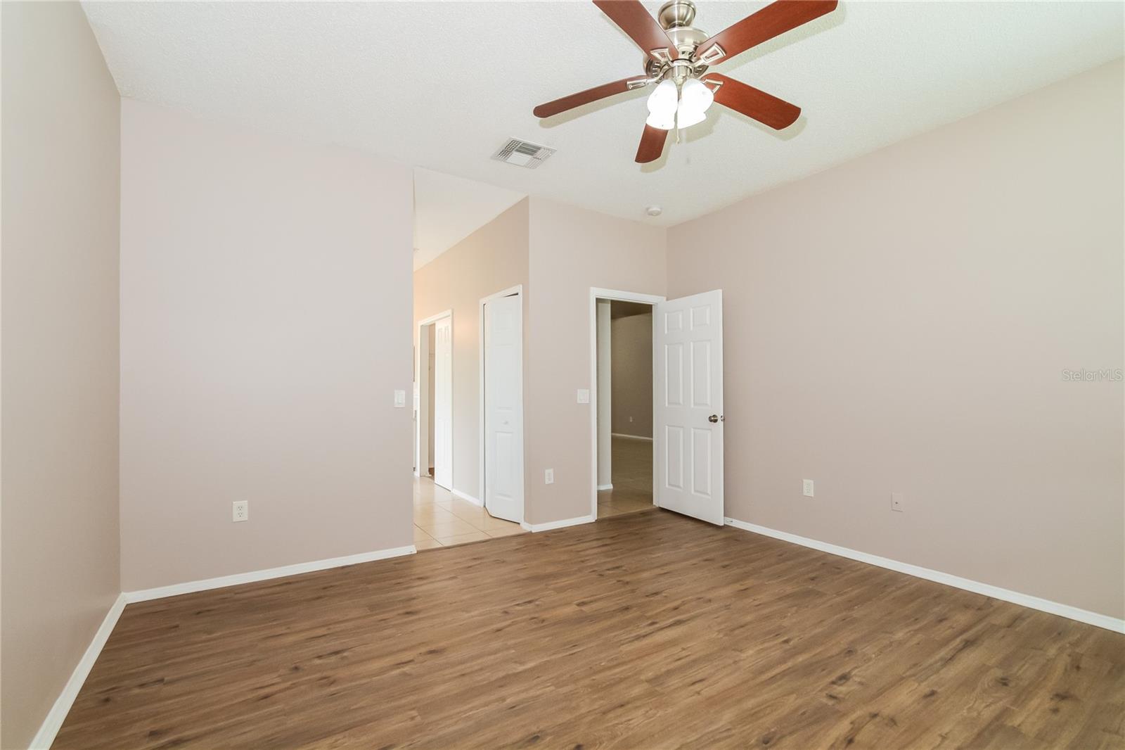 ISLEBROOK PH 01 - Residential