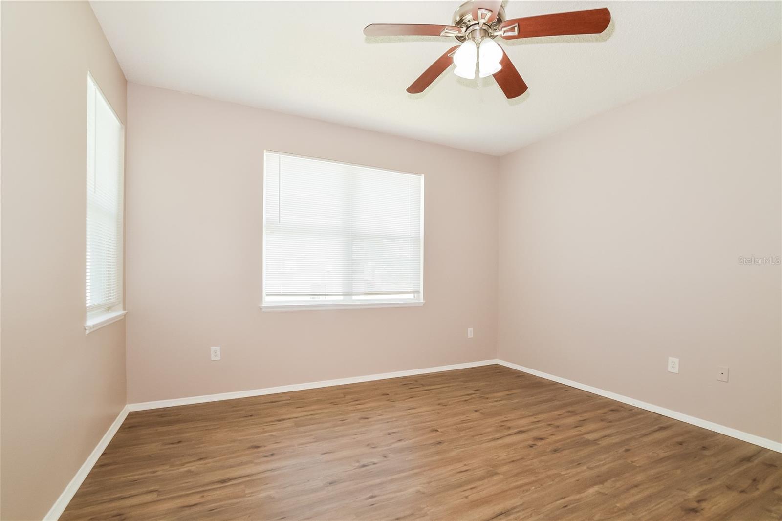 ISLEBROOK PH 01 - Residential