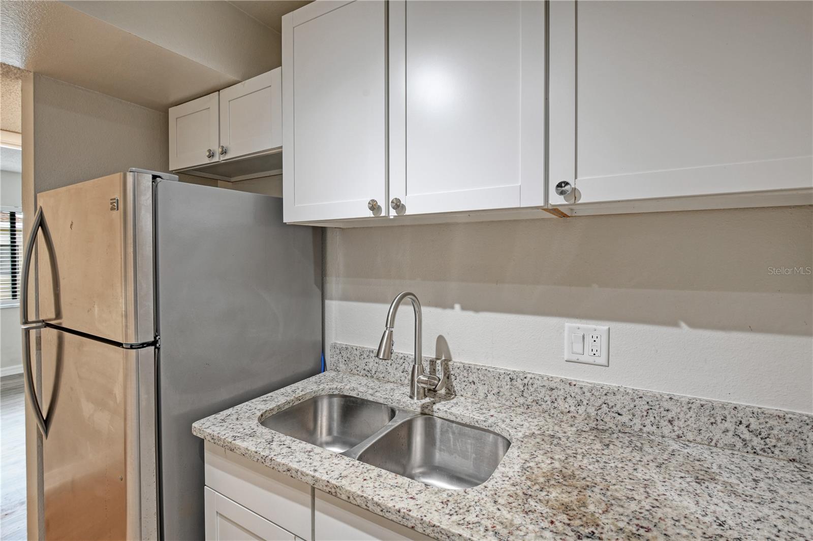 3282 S SEMORAN BOULEVARD 22