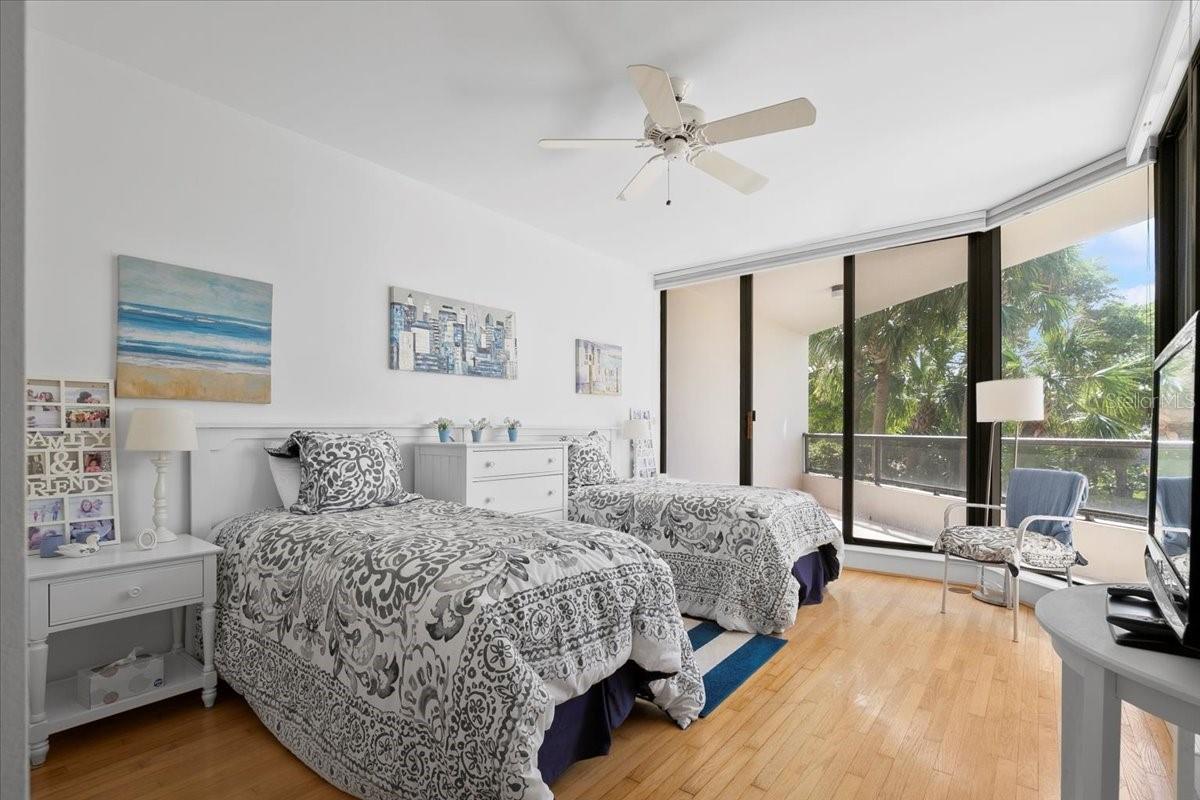 SANCTUARY IV - Residential Lease