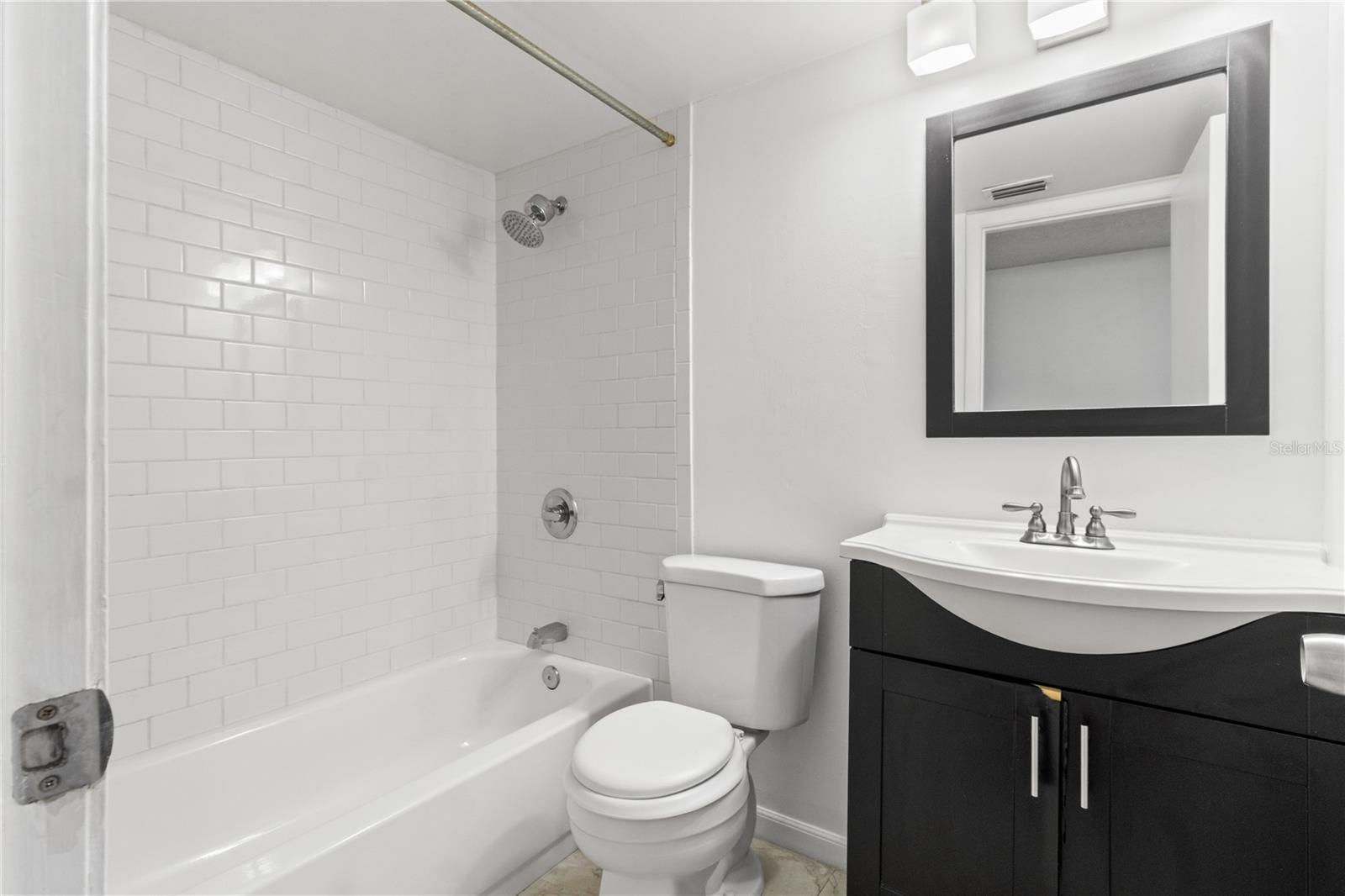 RIVER OAKS CONDO II - Residential