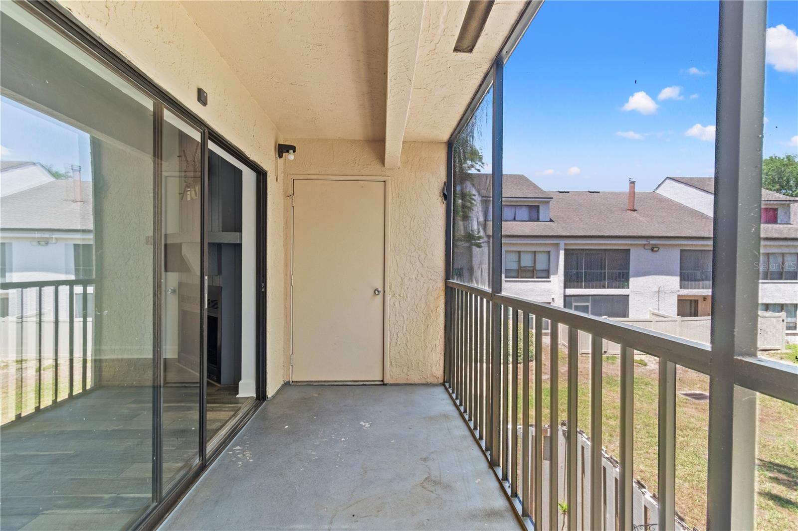 RIVER OAKS CONDO II - Residential