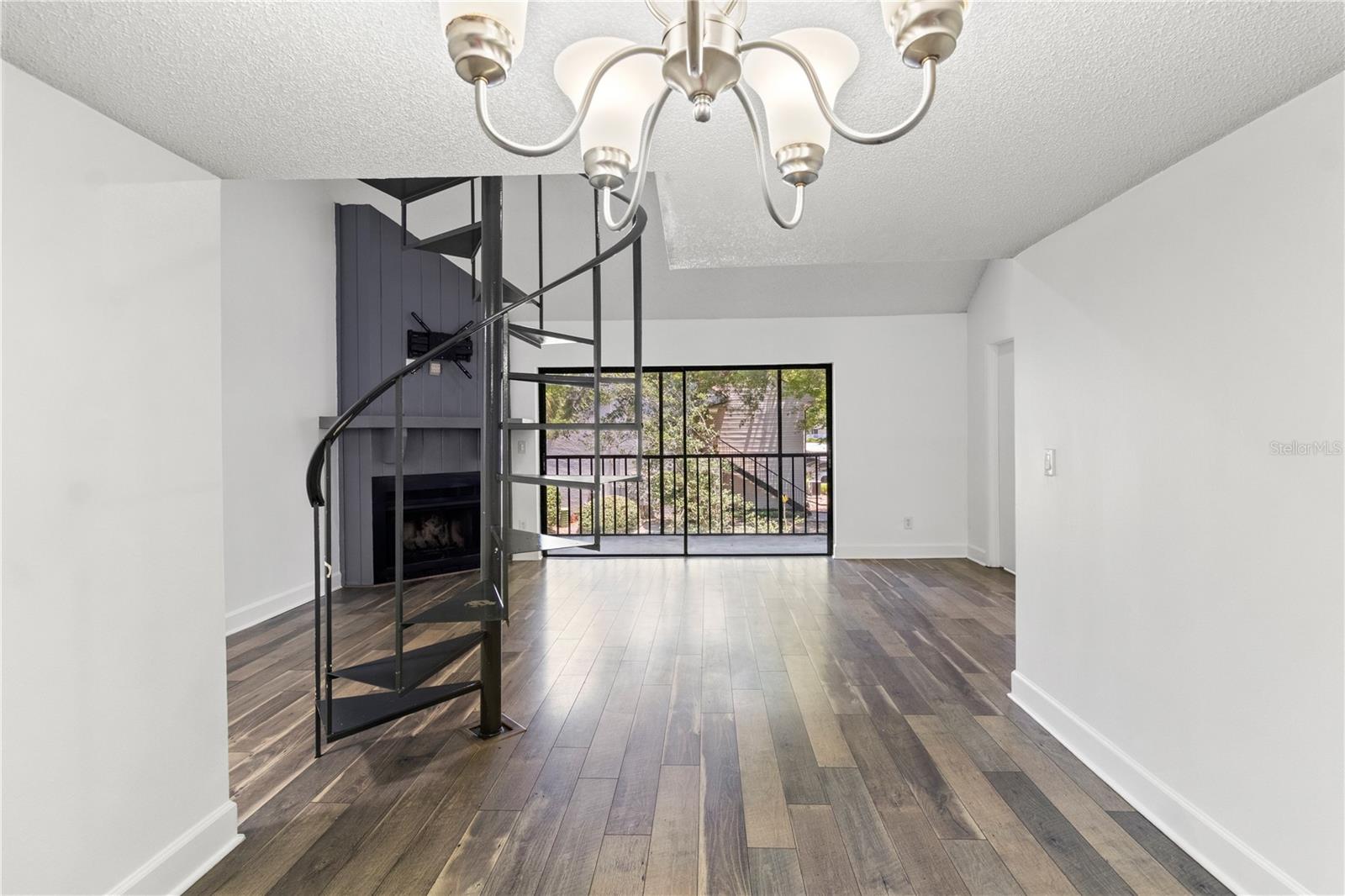 RIVER OAKS CONDO II - Residential