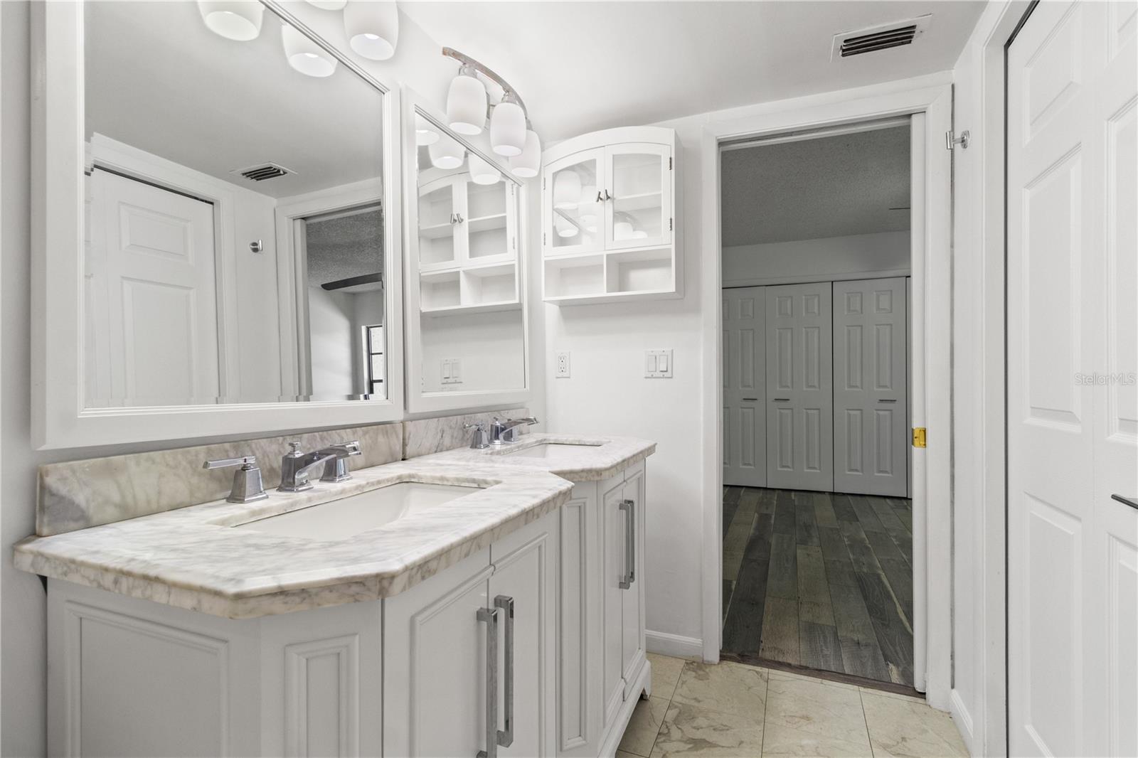RIVER OAKS CONDO II - Residential