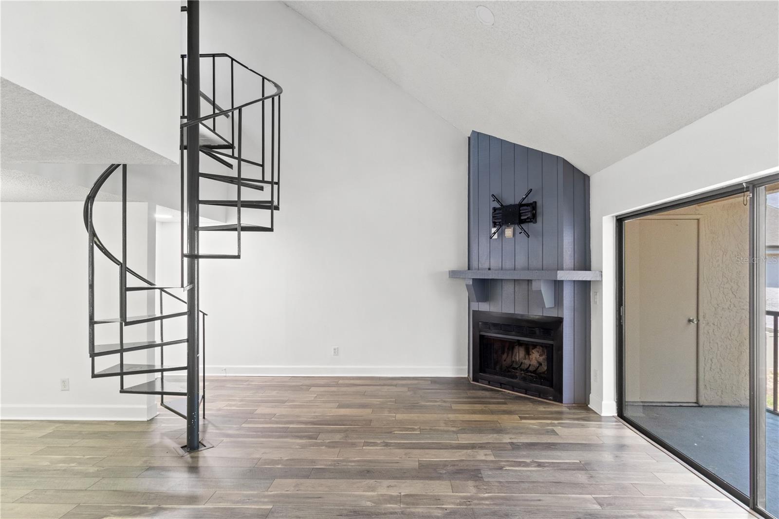 RIVER OAKS CONDO II - Residential