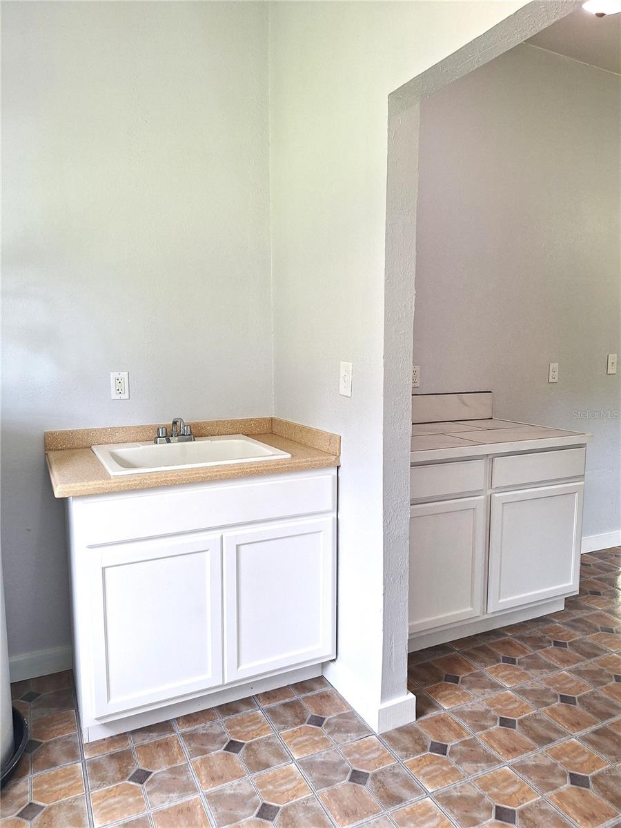 R E NOWLINS ADD - Residential