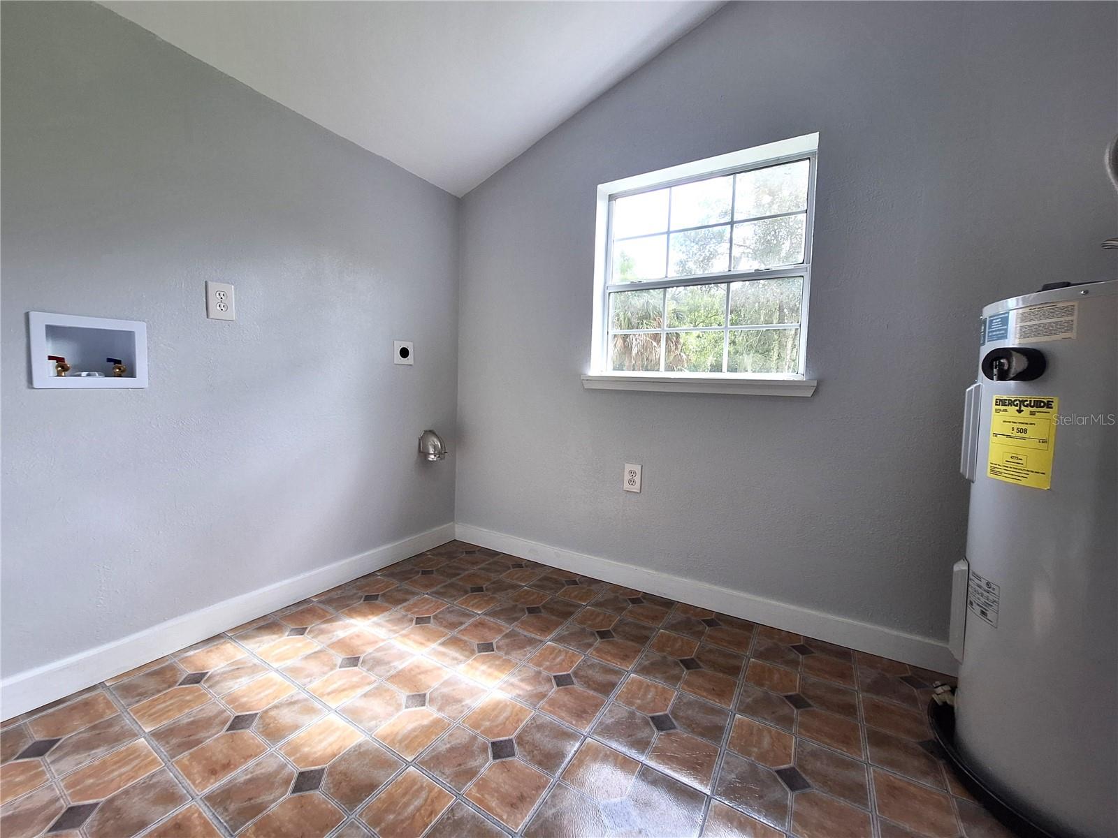 R E NOWLINS ADD - Residential