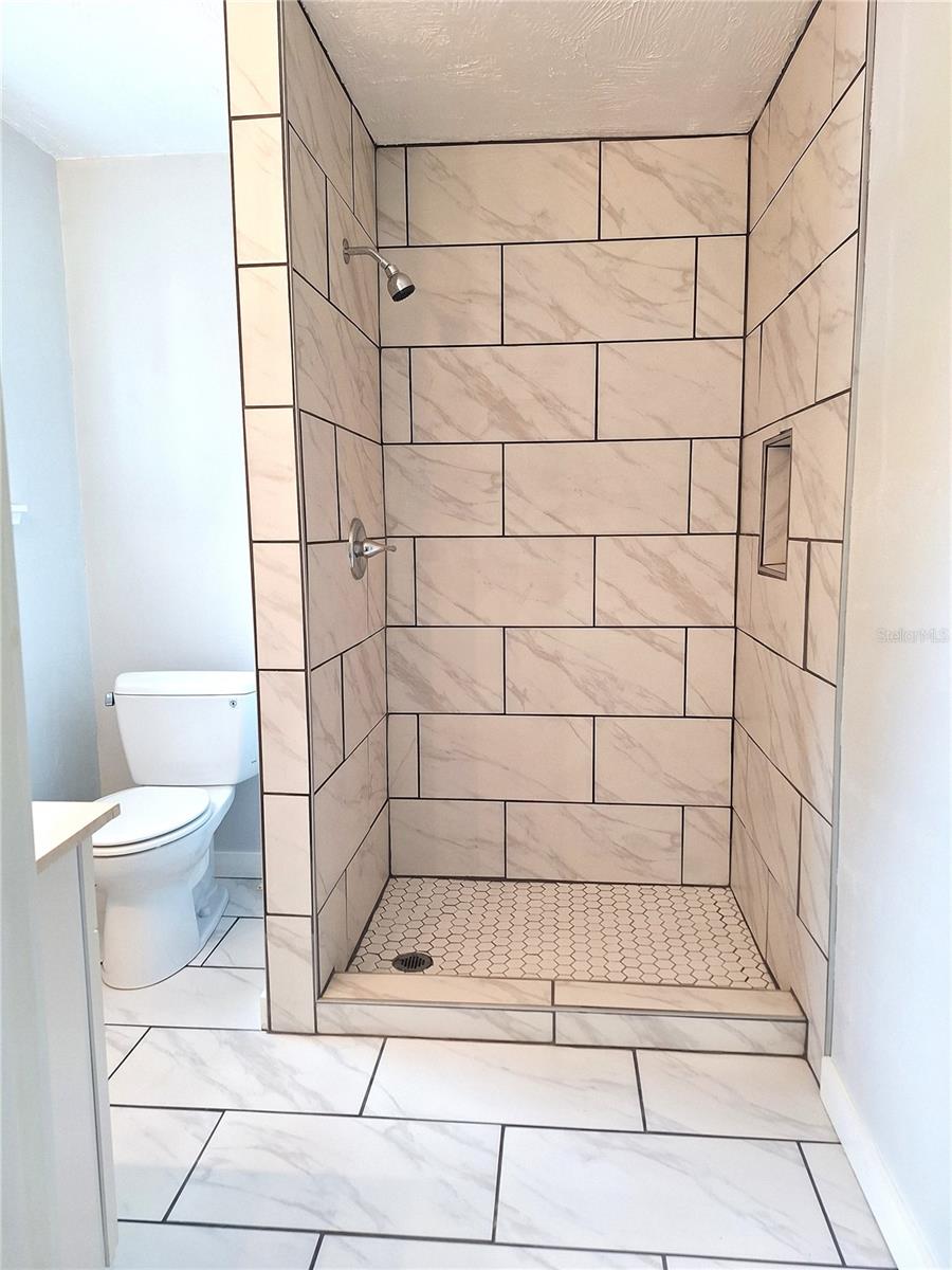 R E NOWLINS ADD - Residential