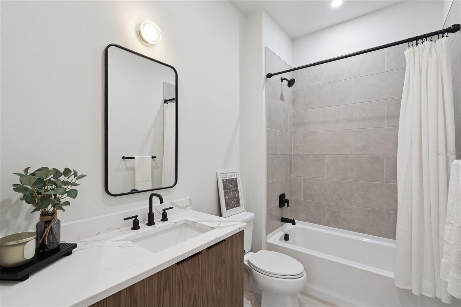 BOULEVARD OAKS OF LADY LAKE - Residential