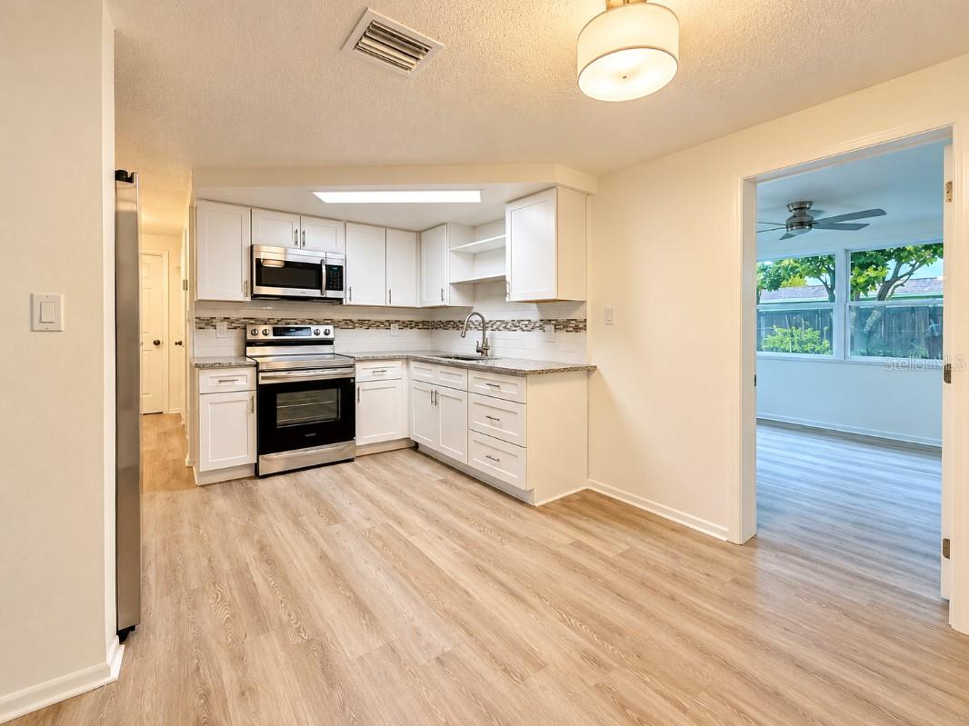 10032 KINGSWOOD LANE