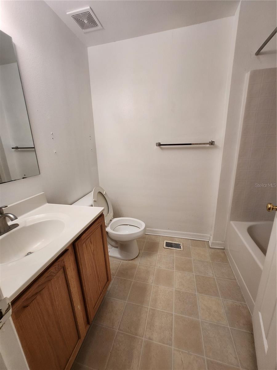 ASHBURN SQUARE TWNHMS - Residential Lease