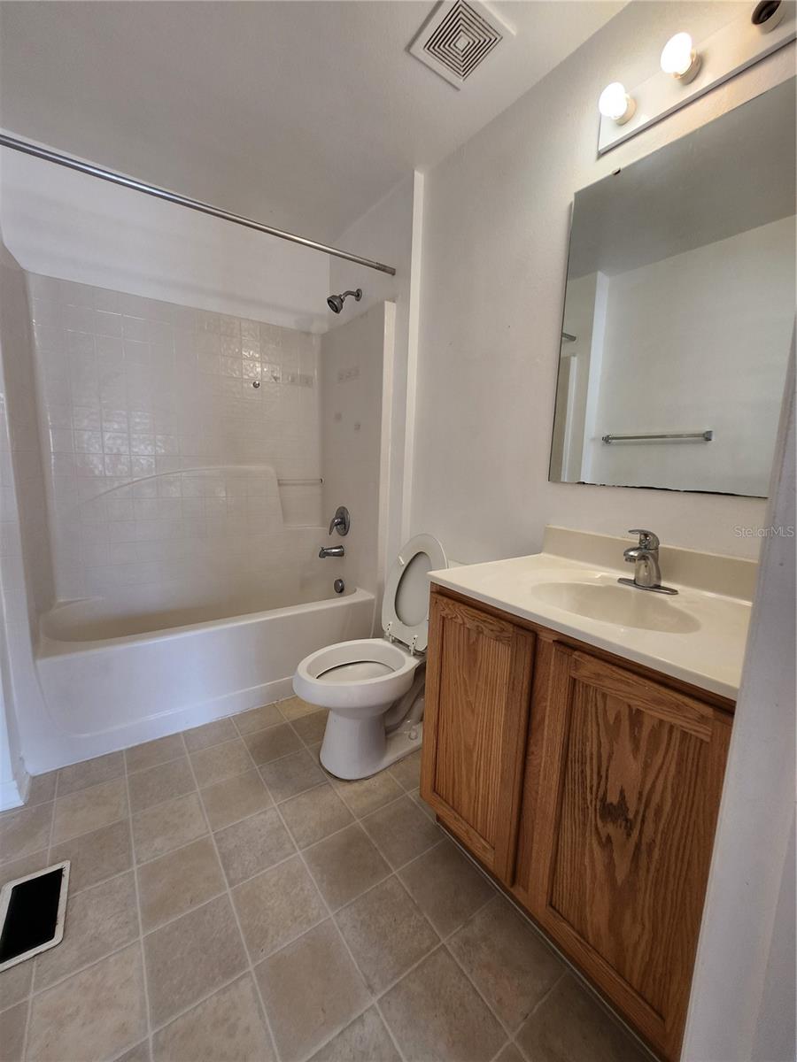 ASHBURN SQUARE TWNHMS - Residential Lease