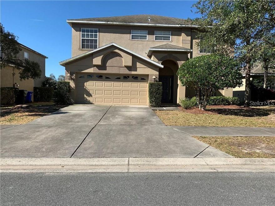 NORTH LAKELAND! 2 Story Home located in Hampton Hills subdivision, 4 Bedrooms 2.5 Bathrooms. The master bedroom has a large walk-in closet, Tub, dual sinks and a walk-in shower. Laundry room upstairs. Owner require credit 650 & up for all adults, proof of income. Rent includes yard maintenance, house is close to schools, parks, restaurants, Lakeland Square Mall with easy access to I-4 to Tampa and Orlando.