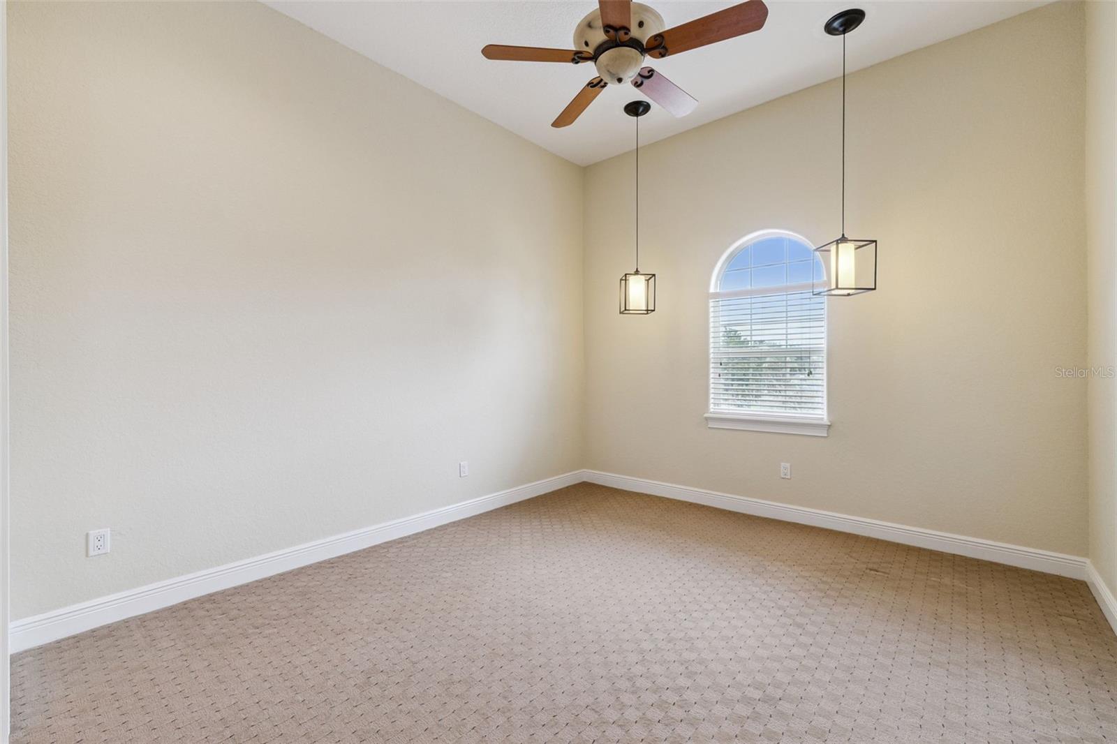 JOHNS COVE 43/104 - Residential