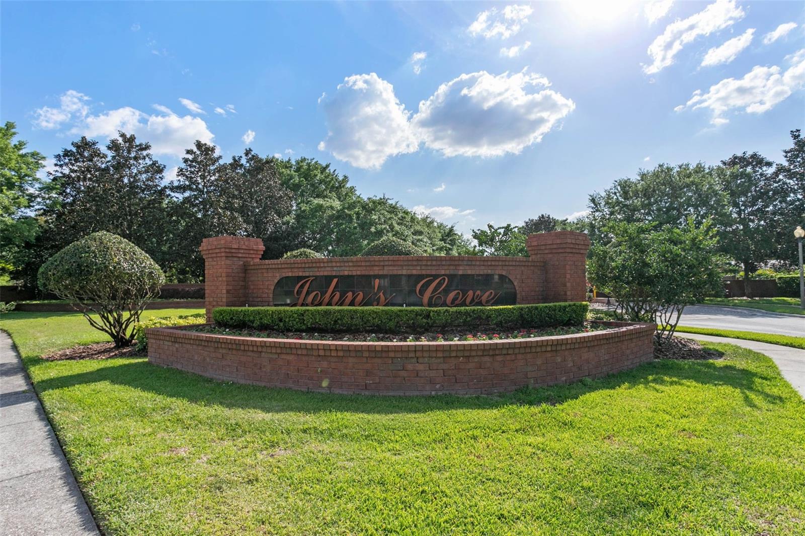 JOHNS COVE 43/104 - Residential