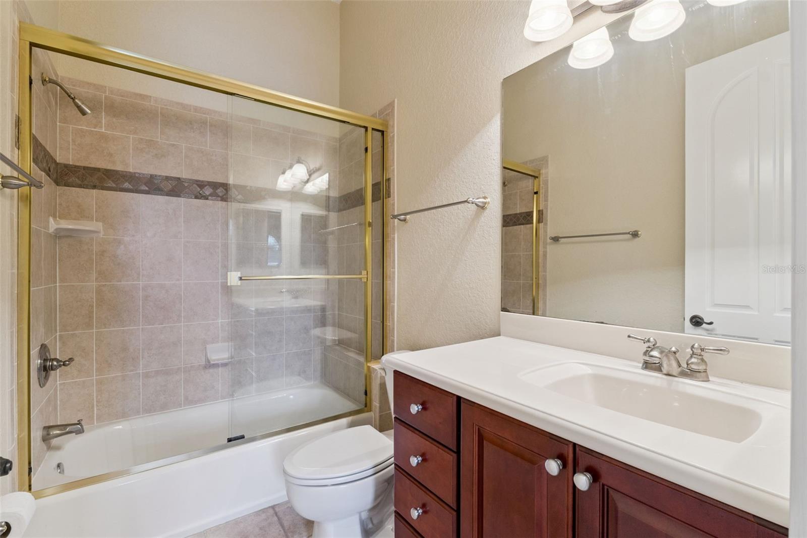 JOHNS COVE 43/104 - Residential