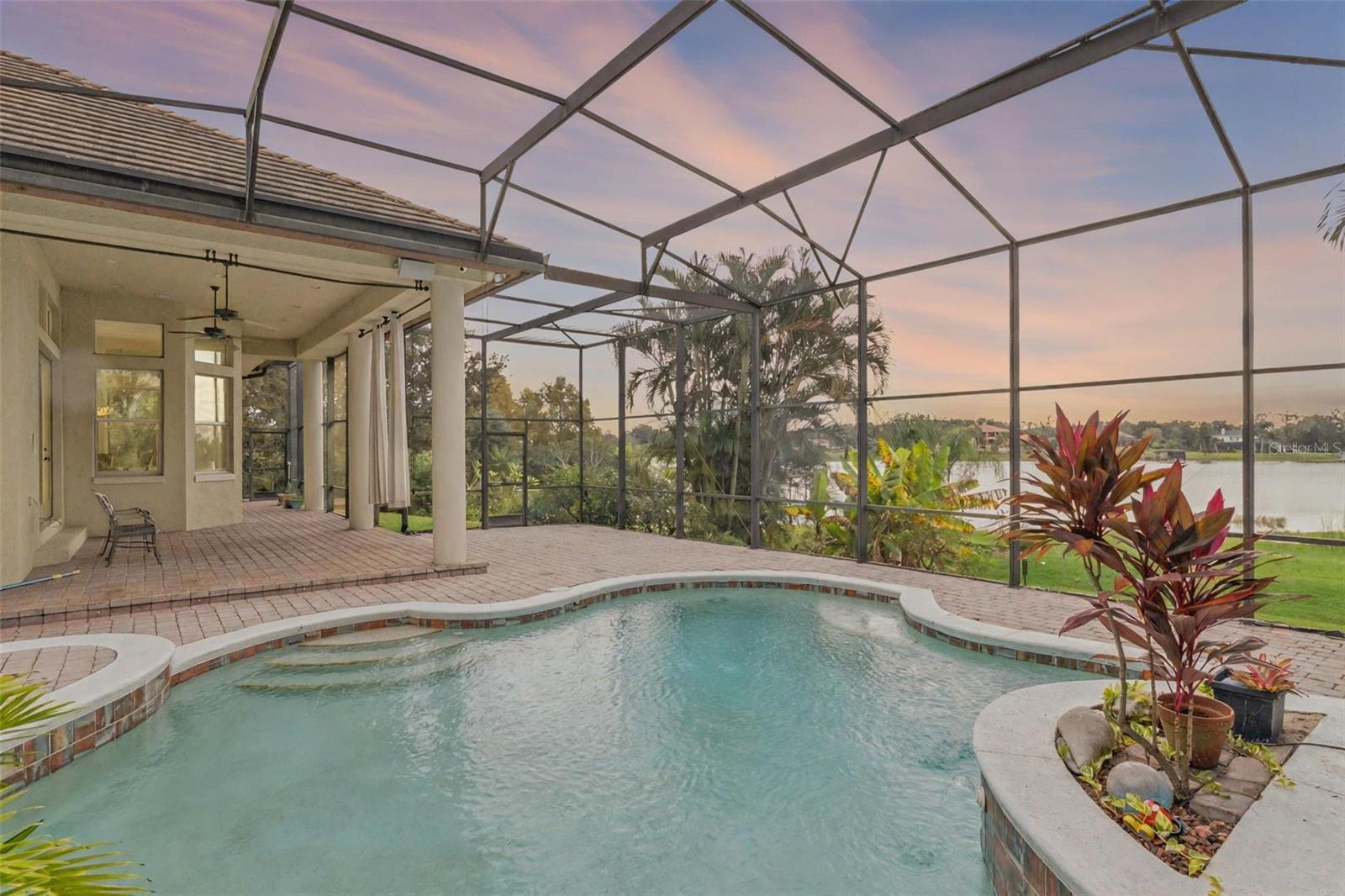 JOHNS COVE 43/104 - Residential