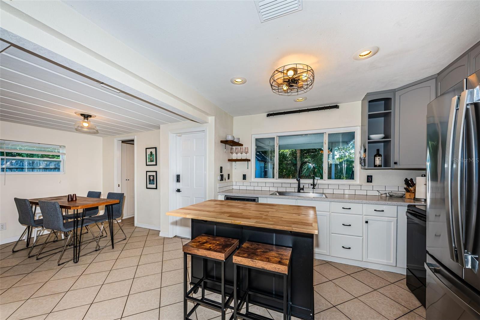 MEADOW LAWN 1ST ADD - Residential