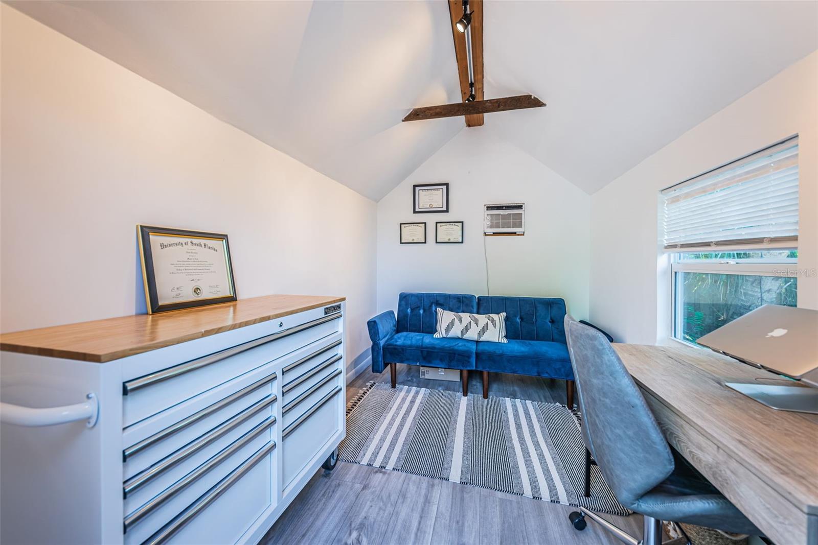 MEADOW LAWN 1ST ADD - Residential