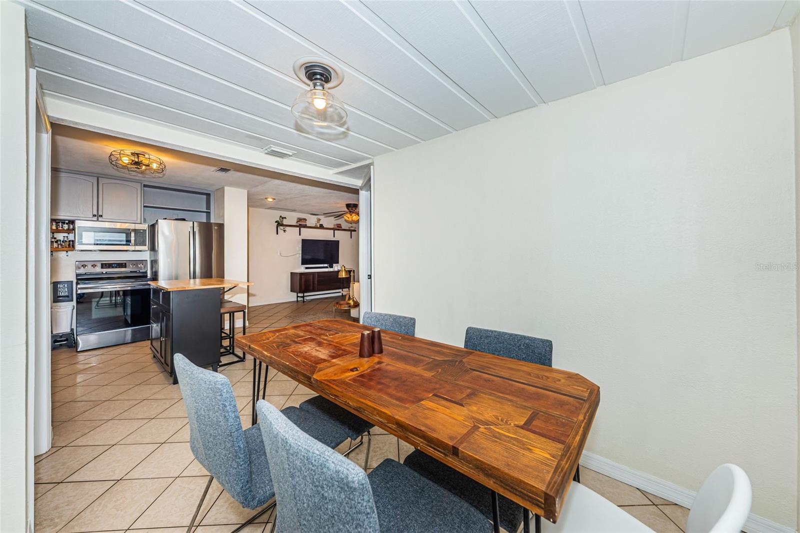 MEADOW LAWN 1ST ADD - Residential