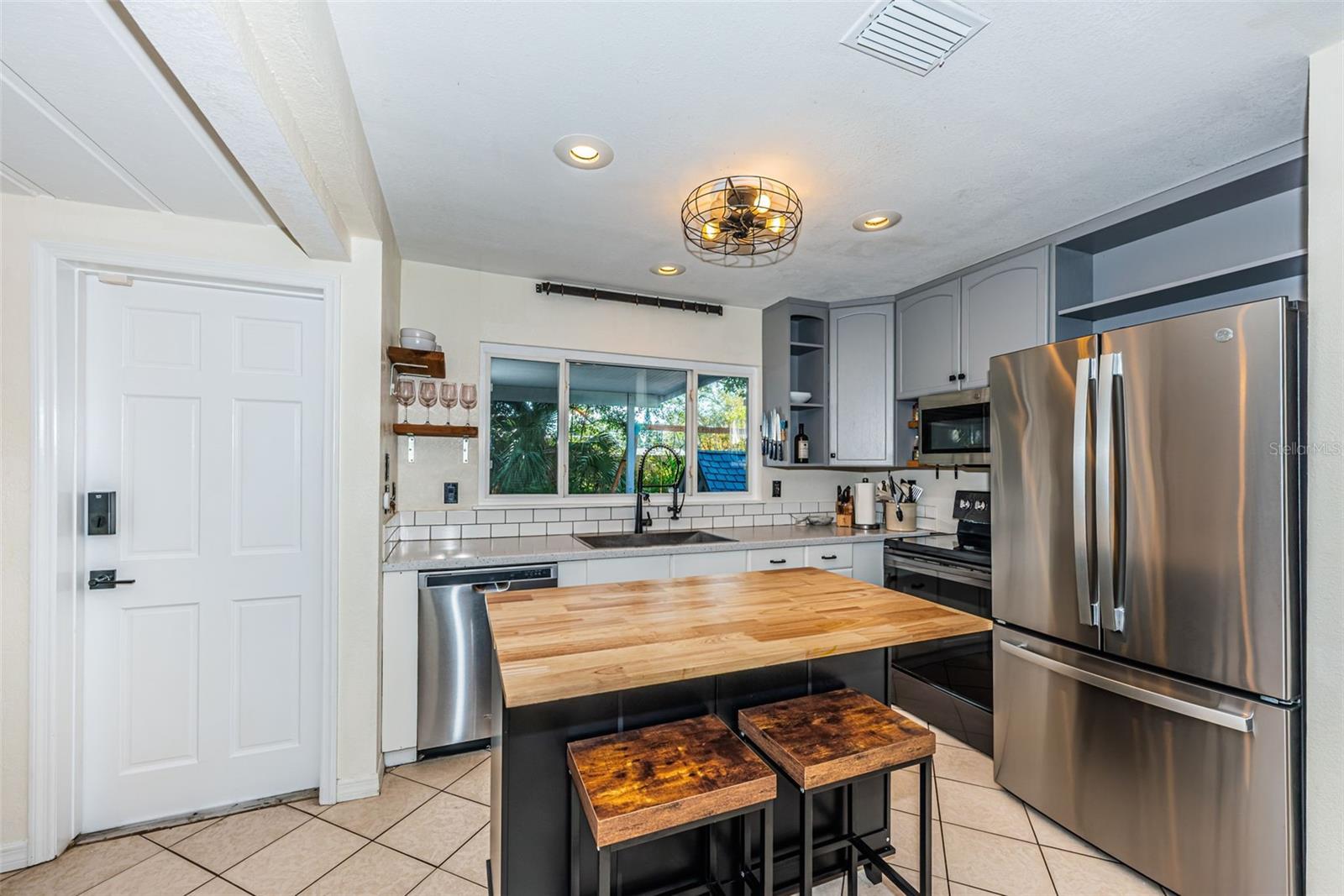 MEADOW LAWN 1ST ADD - Residential