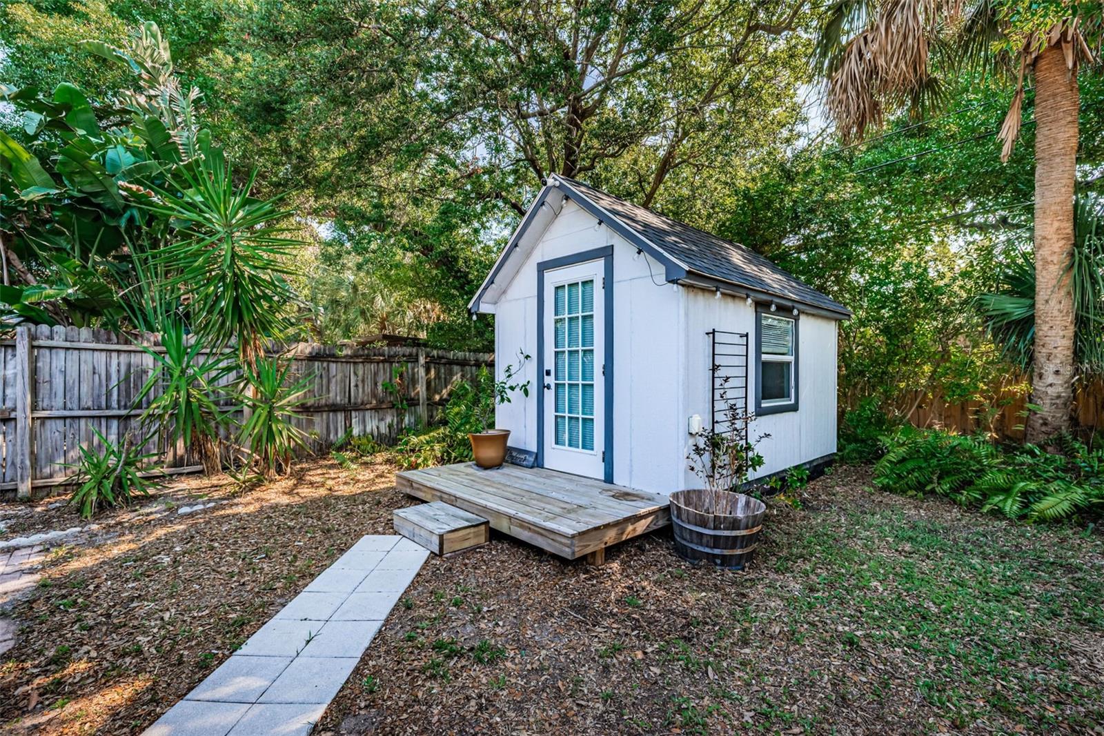 MEADOW LAWN 1ST ADD - Residential