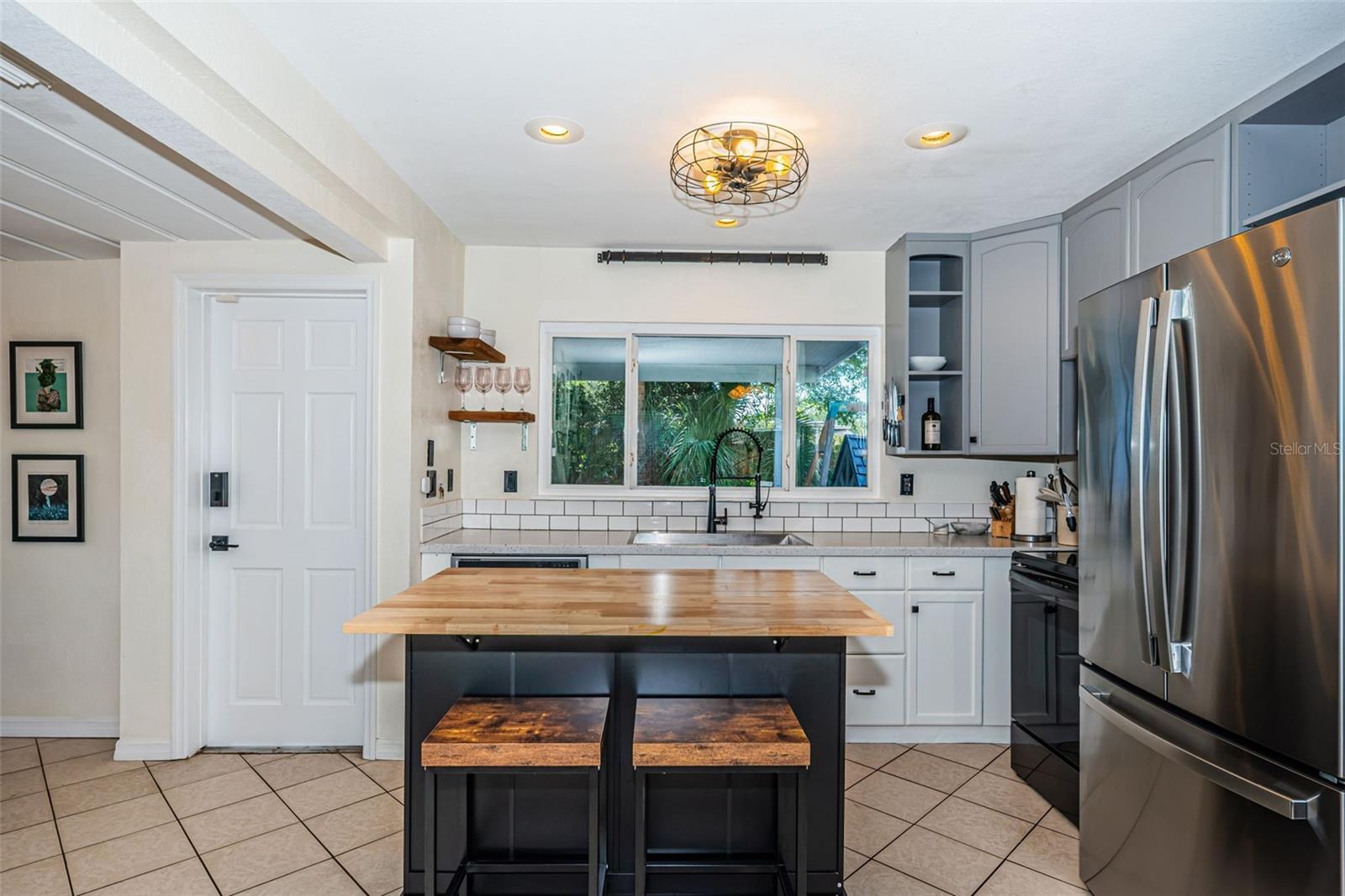 MEADOW LAWN 1ST ADD - Residential