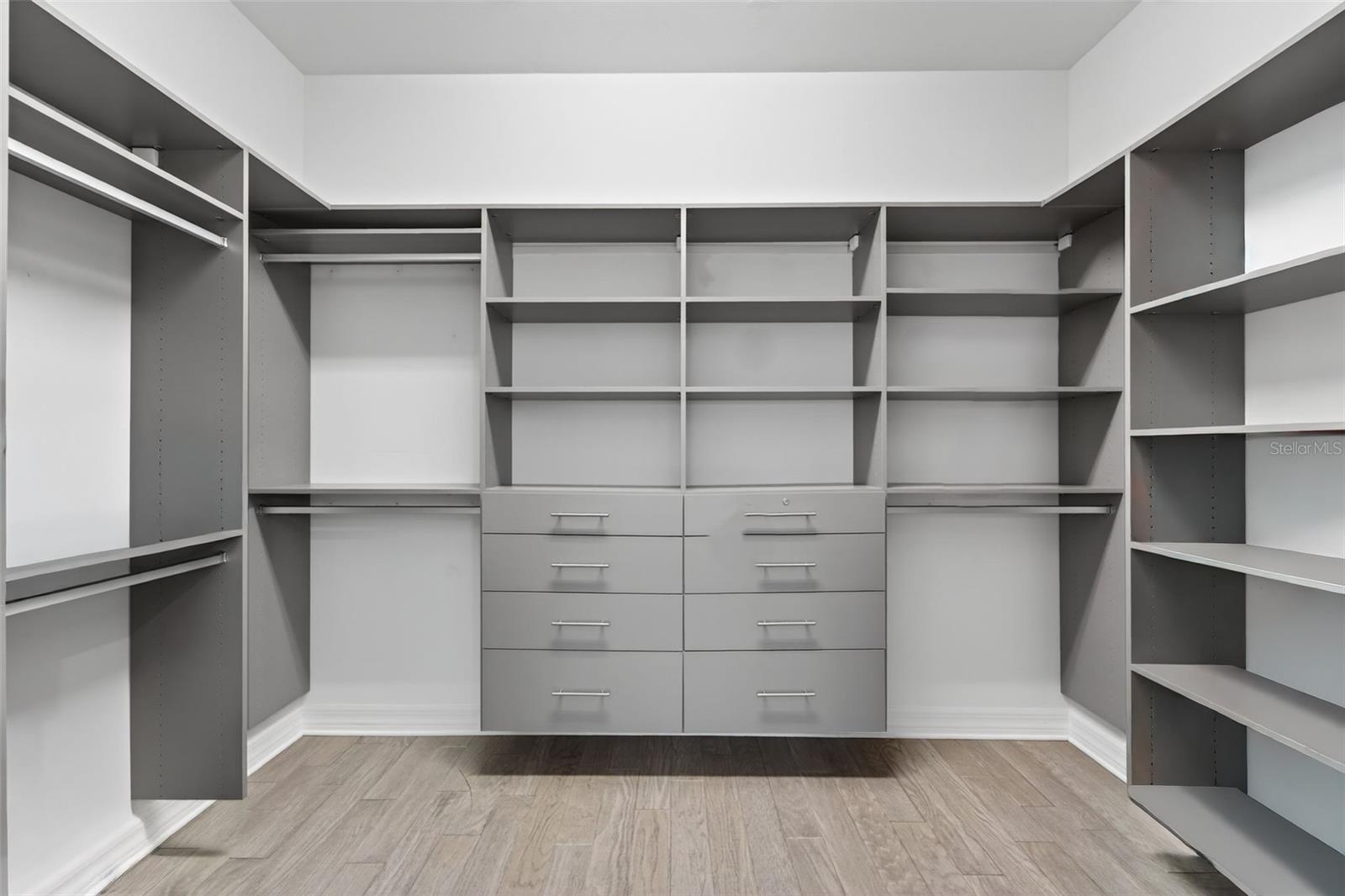 ISLANDWALK - Residential