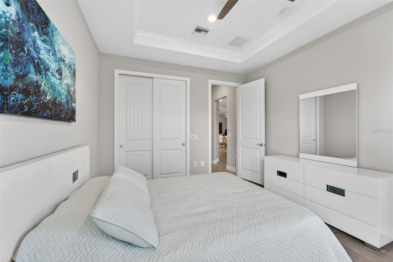 ISLANDWALK - Residential