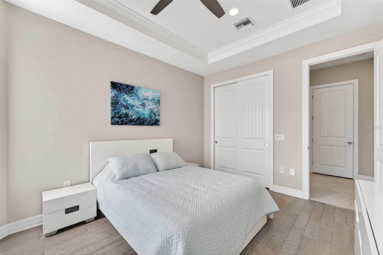 ISLANDWALK - Residential