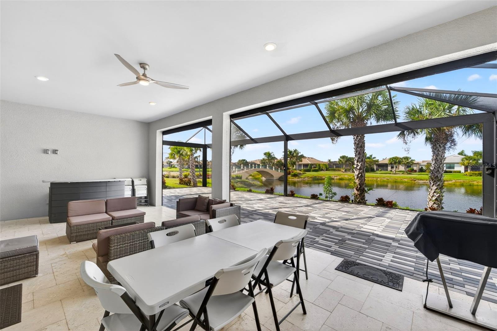 ISLANDWALK - Residential