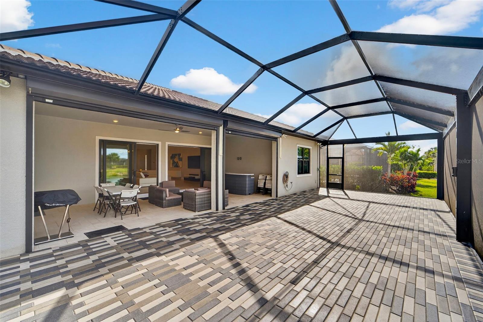 ISLANDWALK - Residential