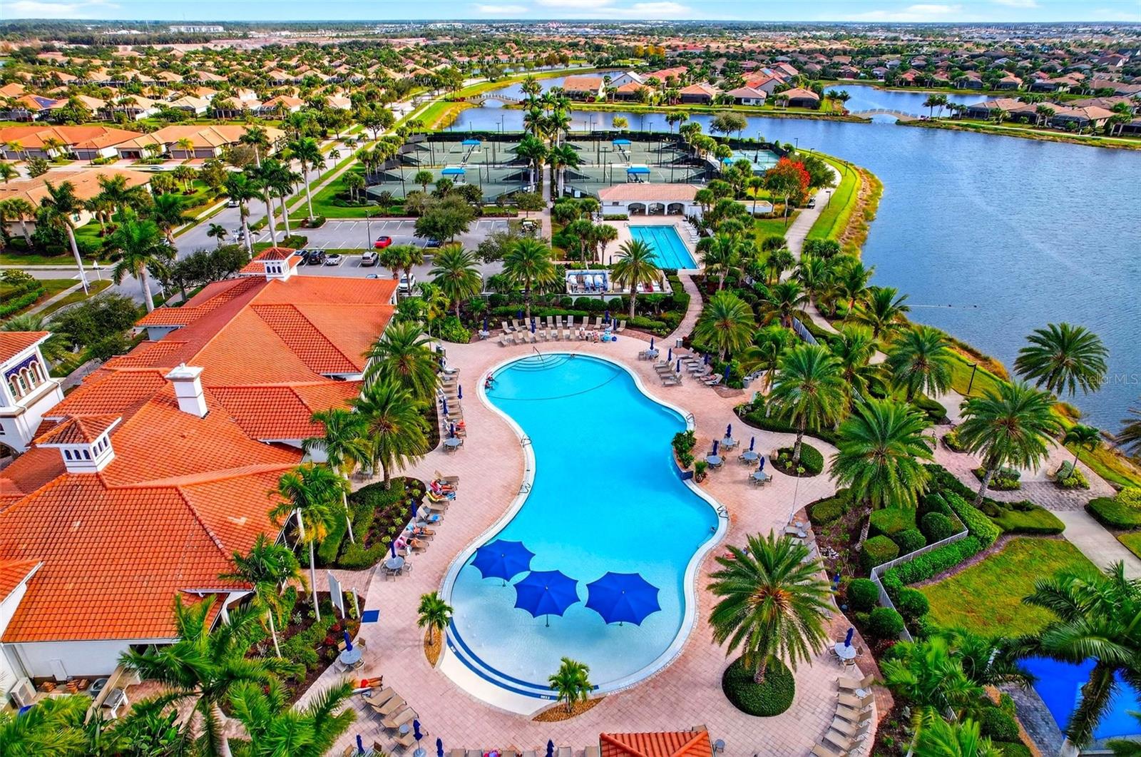 ISLANDWALK - Residential