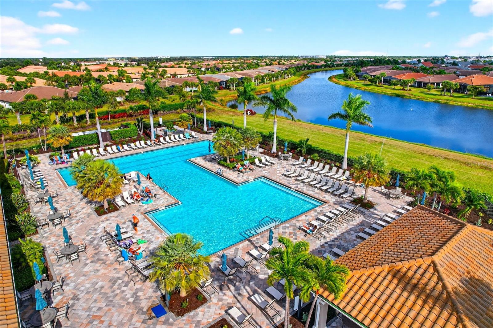 ISLANDWALK - Residential