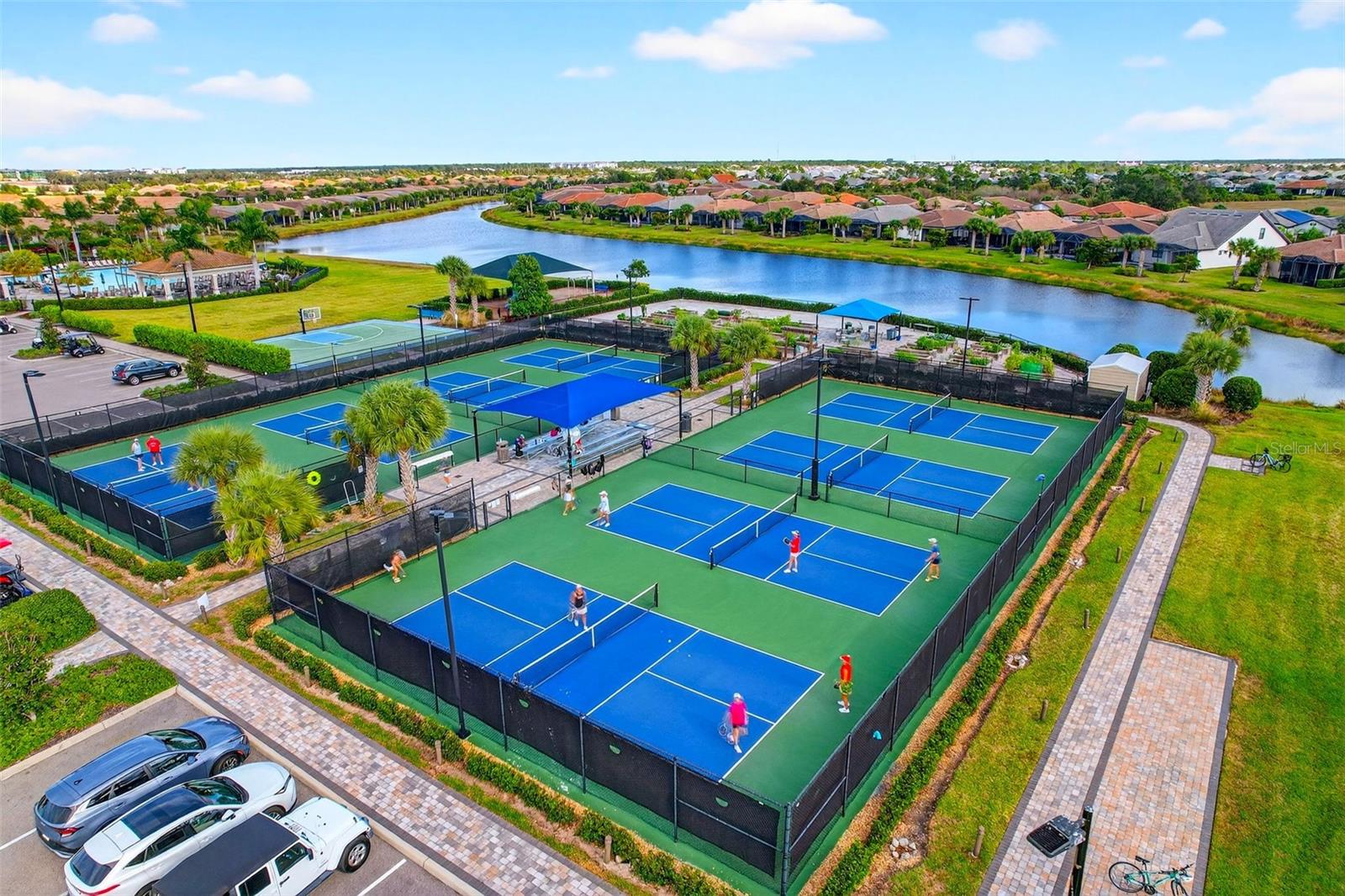 ISLANDWALK - Residential